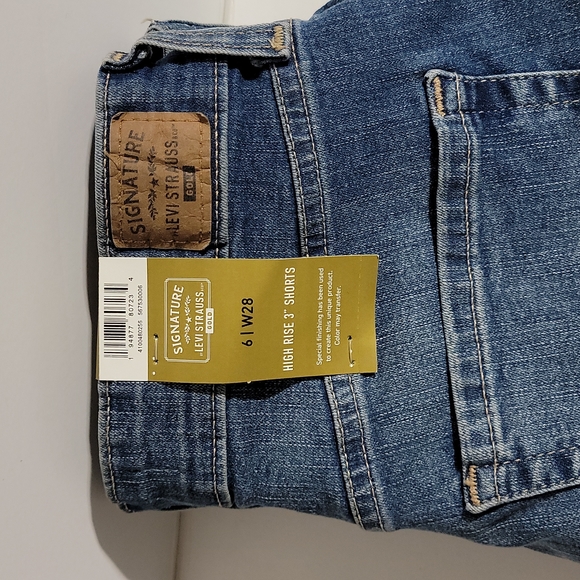 Levi Strauss high rise 3in shorts - Picture 5 of 5